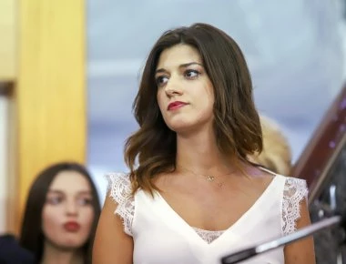 Επιπλήξεις δέχθηκε η Νοτοπούλου από συνεπιβάτες της σε πτήση προς Αθήνα - Ταξίδευε πρώτη θέση (φώτο)